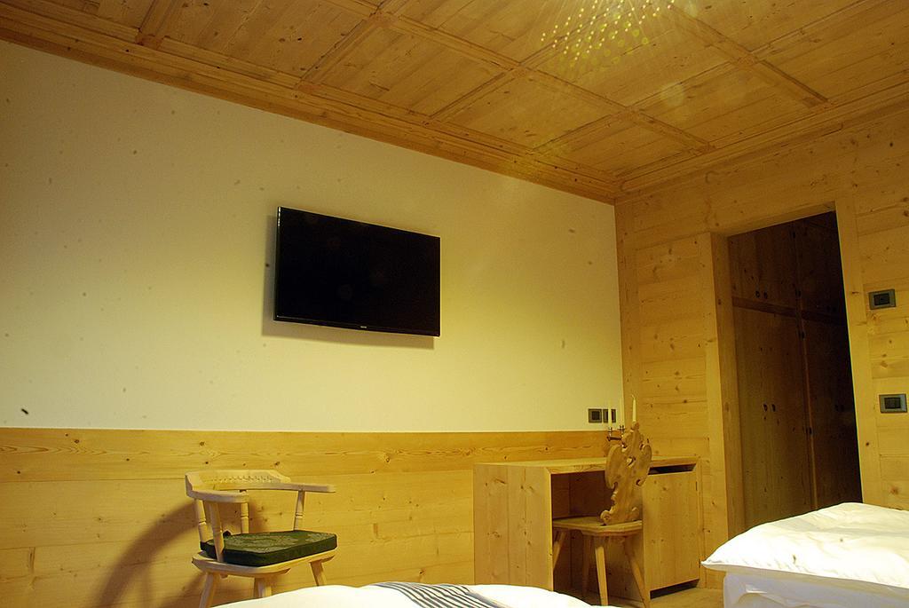 Jaegerhaus Agriturismo Cortina dʼAmpezzo Rum bild