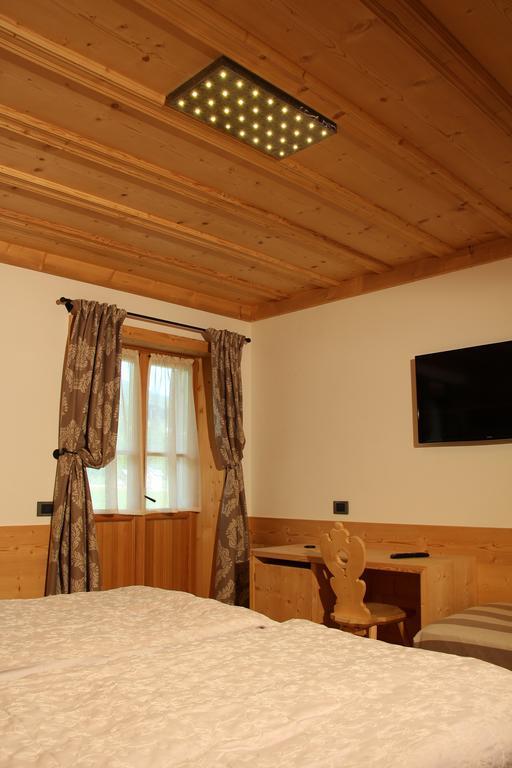 Jaegerhaus Agriturismo Cortina dʼAmpezzo Rum bild