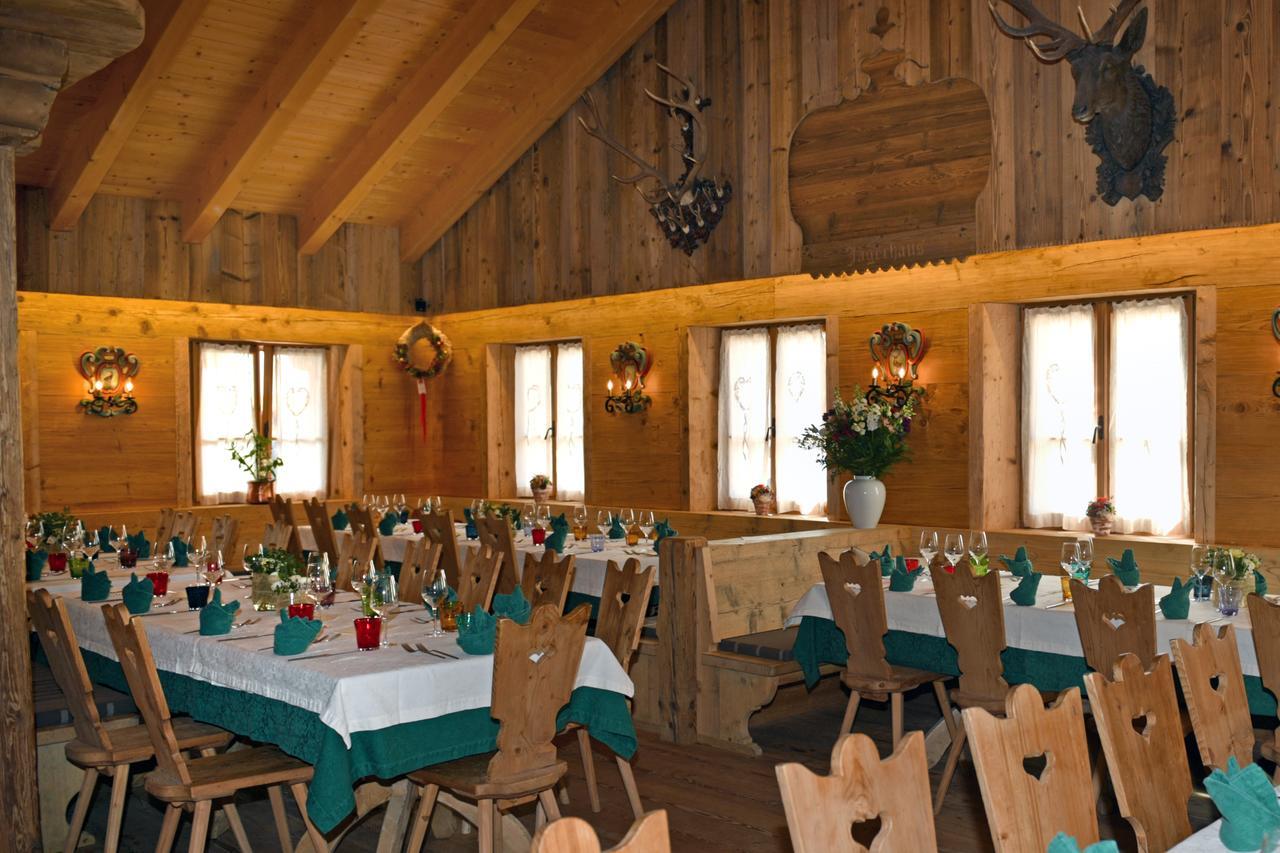 Jaegerhaus Agriturismo Cortina dʼAmpezzo Exteriör bild